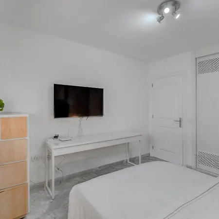 Heated Pool Stylish 3 Bedrm Cristianos Apartmán *