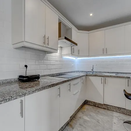 Heated Pool Stylish 3 Bedrm Cristianos Apartman *