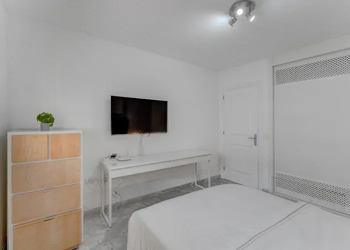 Heated Pool Stylish 3 Bedrm Cristianos Apartment *