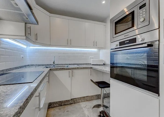 Heated Pool Stylish 3 Bedrm Cristianos Apartment *