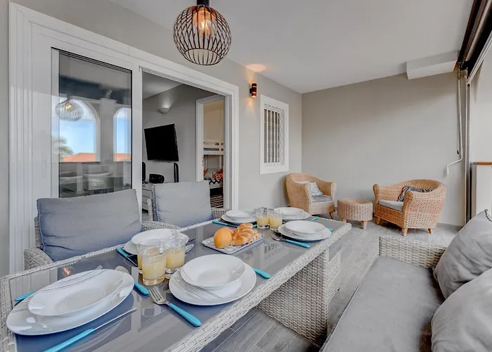 Heated Pool Stylish 3 Bedrm Cristianos