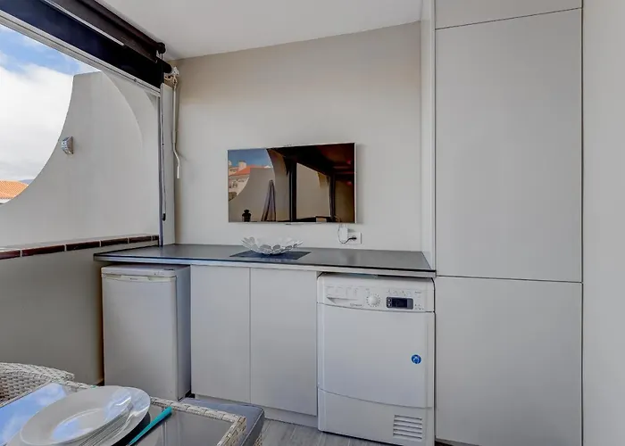 Heated Pool Stylish 3 Bedrm Cristianos Apartment
