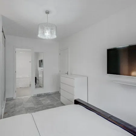 Heated Pool Stylish 3 Bedrm Cristianos Διαμέρισμα Los Cristianos (Tenerife)