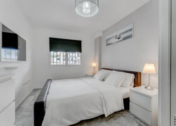 Heated Pool Stylish 3 Bedrm Cristianos *